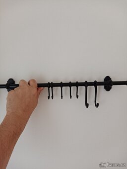 Věšák IKEA, kovový černý - 2