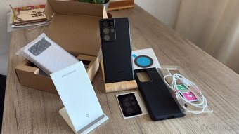 Prodám Vlajku od Samsung Galaxy S21 ultra 12/128gb - 2