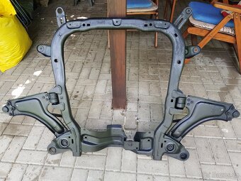 Opel Corsa C - rám po motor - 2