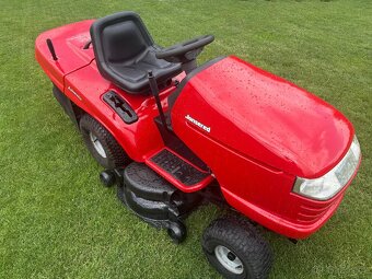 Zahradní traktor , sekačka Johnsered , Husqvarna - 2