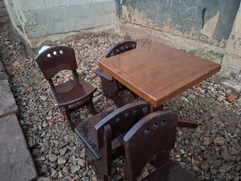 Masivní stůl a židle - 2