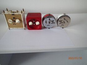 4x mechanický budík - 2