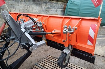 Sněhová radlice na traktor ORT 2 2600, zánovní - 2