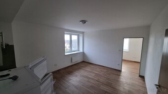 Pronájem bytu 3+kk, 72 m² – Pávov - 2