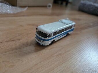 Predám modely autobusov deagostini s časopismi. - 2