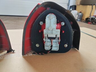 AUDI A3 8L FACELIFT- pravé zadní světlo/ světlomet - 2