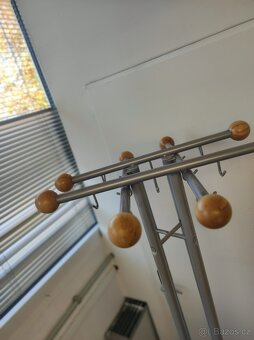 Věšák na oblečení - 2