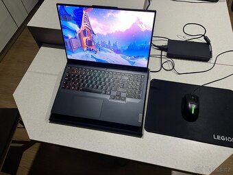 Lenovo Legion Pro 5 16IRX9 - 2