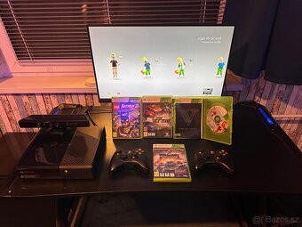 Xbox 360 E 500GB + Kinect + 2x ovladač + 4 hry - 2