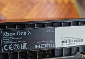 XBOX ONE X 1TB + ovladač, výborný stav - 2