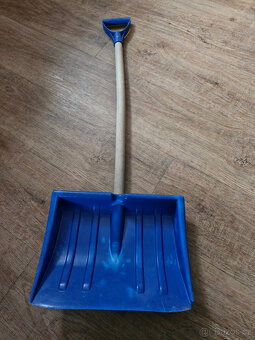 Dětské hrablo na sníh délka 80cm. - 2