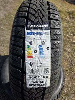 2ks nových zimních pneu Dunlop 195/60/16 - 2