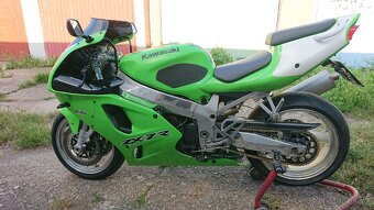 Kawasaki ZX7R - 2