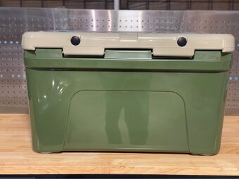 YETI Tundra 45 – odolný chladicí box, kapacita 54 plechovek - 2