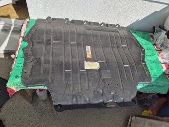 Škoda Superb II tlumení protihlukové pod motor - 2