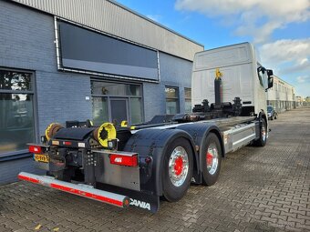 Scania R460 6x2 / Nosič kontejnerů Hiab / 242tkm - 2