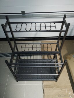 stojan na zahradní nářadí - 2