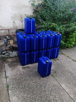 Kanystry plastové 50,20 litrové - 2