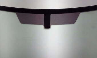 Opel Corsa D čelní sklo - 2