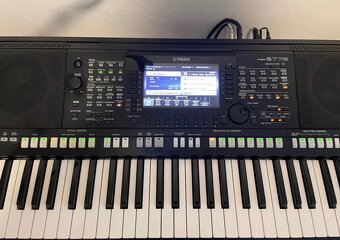 Yamaha-PSR-S775 - 2