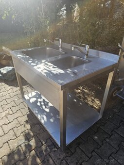 Nerezový dvoudřez - 2