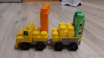 Plastové autíčko - 2