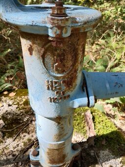 Stará pumpa na studnu - 2