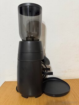 Mlýnek na kávu GRAEF CM70 (CM702) - 2