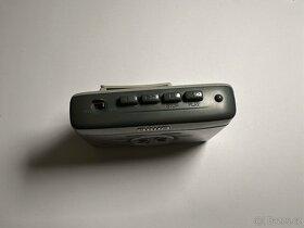 Aiwa Walkman - kazeta se netočí - poškozený - 2