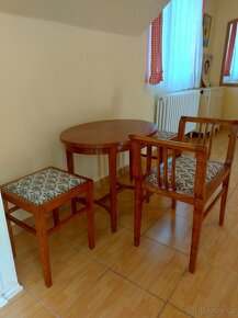 starožitný stolek + stoličky - 2