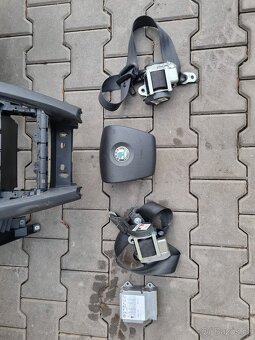 Palubní deska Octavia 2 + pásy + airbag - 2