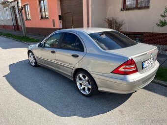 Mercedes-Benz C 220 CDI W203 - 2