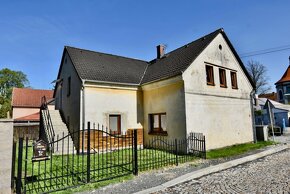 Spoluvlastnický podíl 1/2 z celku rodinného domu s bytem 4+1 - 2