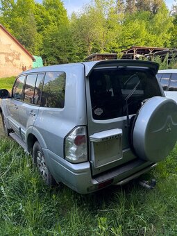 Mitsubishi Pajero - 2