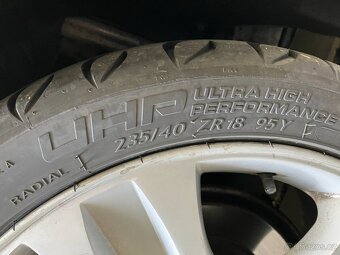 235/40/18 UHP + Ford disky - 2