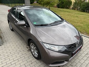 Honda Civic 1.8 i-VTEC 104 kW, jen 115.875 km, rok 2012 - 2
