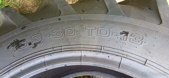 Traktorové pneu 16,9-30 - 2