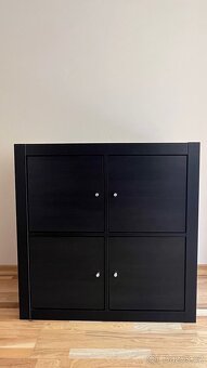 REZERVACE Ikea Kallax 2x2 s dvířky černý - 2