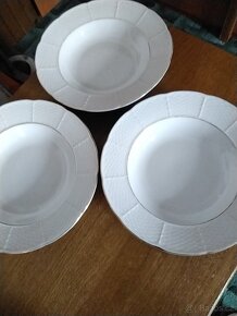 Bílé hluboké talire - 2