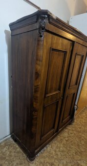 Starožitný nábytek za odvoz - Šatní Skříň ZAMLUVENO - 2