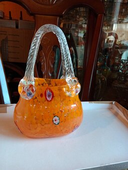 Pěkná,skleněná váza- kabelka- Murano- Milefory - 2