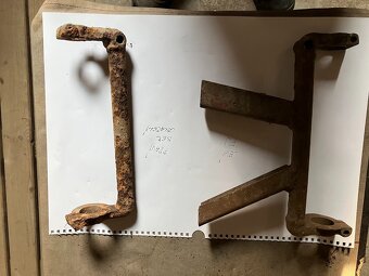 jawa pérák. držáky zadních teleskopů. - 2