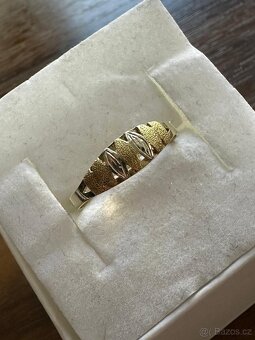 Zlatý dámský prsten - 2