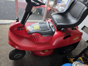 Zahradní traktůrek - 2