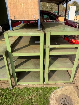 Regály velice bytelné - 2