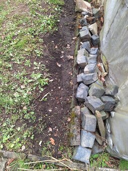 Kameny a dlažba za odvoz - 2