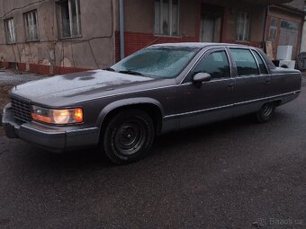 Cadillac Fleetwood Brougham sleva - 2