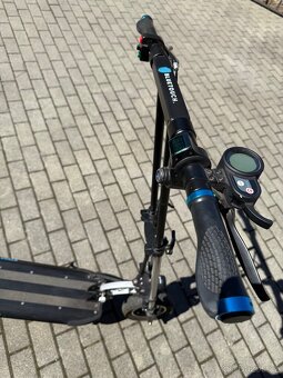 Elektricka koloběžka Bluetouch BT800 - 2