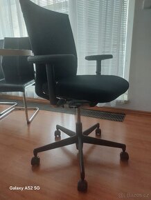 Kvalitni, bytelná kancelářská židle - 2