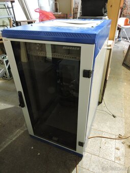 19" stojanový prosklený rozvaděč S-RACK - 2